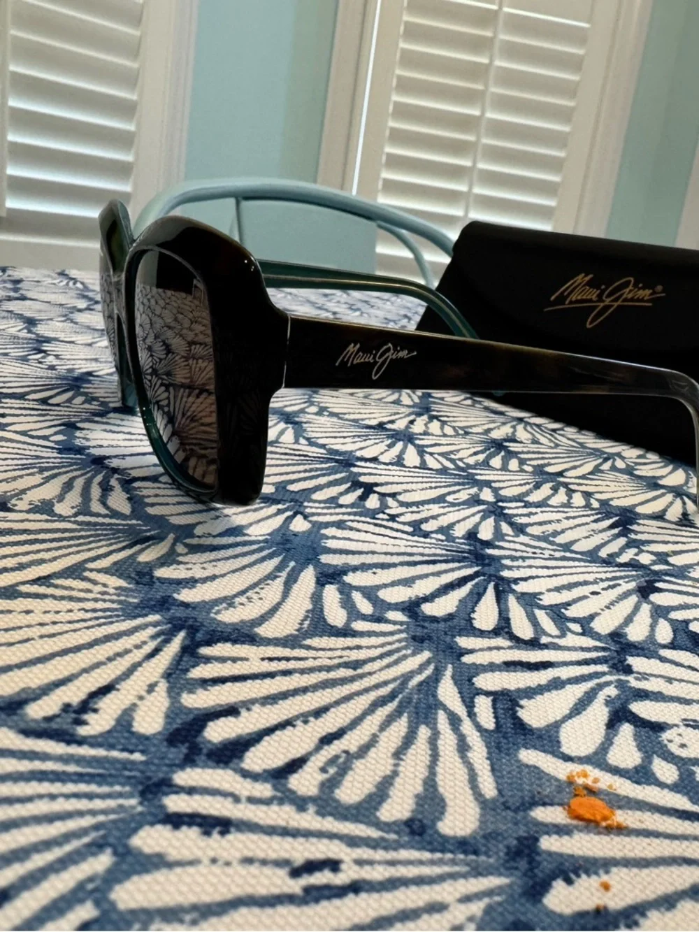 Maui Jim Women’s Orchid Polarized Sunglasses in Tortoise with Peacock - Picture 4 of 7